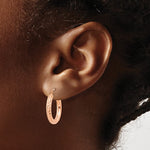 Charger l&#39;image dans la galerie, 10k Rose Gold 20mm x 3mm Diamond Cut Round Hoop Earrings
