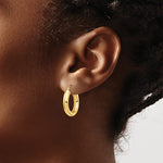 Cargar imagen en el visor de la galería, 10K Yellow Gold Classic Round Hoop Earrings 20mmx4mm

