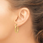 Załaduj obraz do przeglądarki galerii, 10K Yellow Gold 23mm x 3mm Diamond Cut Edge Round Hoop Earrings
