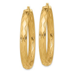 Carica l&#39;immagine nel visualizzatore di Gallery, 14k Yellow Gold 50mm x 5.5mm Wavy Textured Round Hoop Earrings
