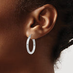 Charger l&#39;image dans la galerie, 18K Yellow White Gold 25mm x 3mm Classic Round Hoop Earrings
