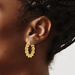 Afbeelding in Gallery-weergave laden, 14k Yellow Gold Classic Round Twisted Hoop Earrings 25mm x 5.3mm
