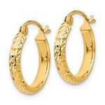 Afbeelding in Gallery-weergave laden, 14k Yellow Gold 15mm x 2.5mm Diamond Cut Round Hoop Earrings

