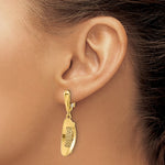 Afbeelding in Gallery-weergave laden, 14k Yellow Gold Oval Omega Back Dangle Earrings
