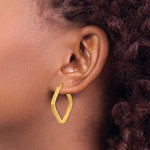 Lade das Bild in den Galerie-Viewer, 14k Yellow Gold Geometric Style Square Hoop Earrings
