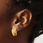 Lade das Bild in den Galerie-Viewer, 14k Yellow Gold Polished Satin Non Pierced Clip On Omega Back Earrings
