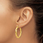 Carica l&#39;immagine nel visualizzatore di Gallery, 14K Yellow Gold Twisted Round Hoop Earrings 30mm x 4mm
