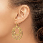Załaduj obraz do przeglądarki galerii, 14k Yellow Gold Round Circle Filigree Dangle Earrings
