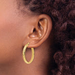 Carregar imagem no visualizador da galeria, 14K Yellow Gold Diamond Cut Round Hoop Earrings 28mm x 4mm
