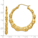 Afbeelding in Gallery-weergave laden, 14K Yellow Gold Bamboo Design Round Hoop Earrings
