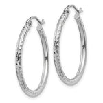 將圖片載入圖庫檢視器 14K White Gold Diamond Cut Round Hoop Textured Earrings 25mm x 2mm
