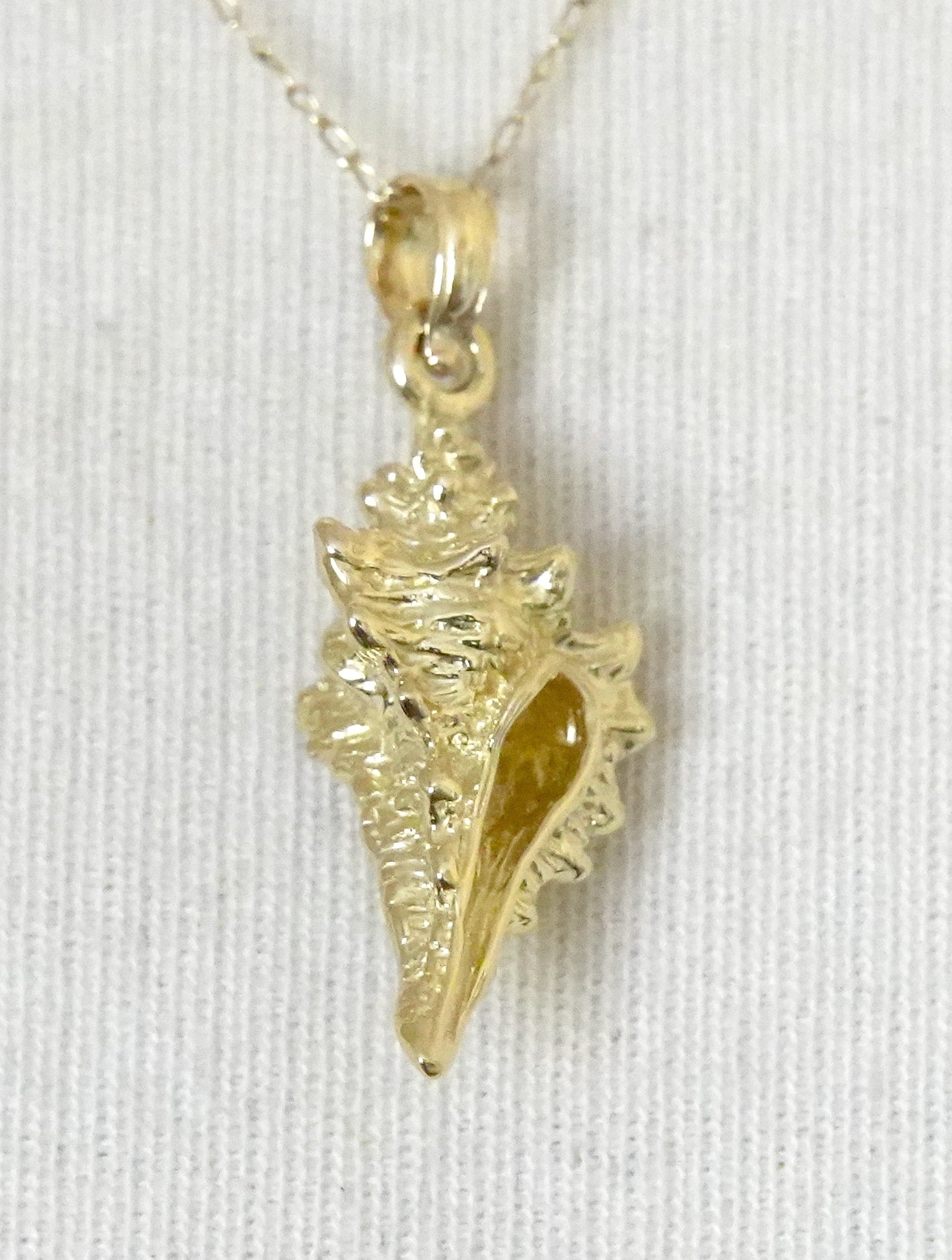 14k Yellow Gold Conch Shell Seashell 3D Pendant Charm