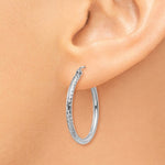 Charger l&#39;image dans la galerie, 14K White Gold Diamond Cut Round Hoop Textured Earrings 25mm x 2mm
