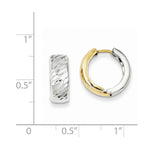 Carica l&#39;immagine nel visualizzatore di Gallery, 14k Gold Two Tone Textured Hinged Hoop Huggie Earrings
