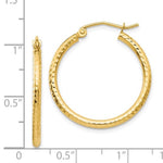 Lade das Bild in den Galerie-Viewer, 14K Yellow Gold Diamond Cut Round Hoop Textured Earrings 25mm x 2mm
