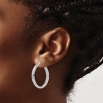 이미지를 갤러리 뷰어에 로드 , 14k White Gold 28mm x 4mm Diamond Cut Round Hoop Earrings
