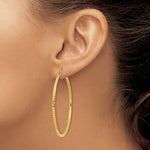 Cargar imagen en el visor de la galería, 14K Yellow Gold Diamond Cut Round Hoop Textured Earrings 50mm x 2mm
