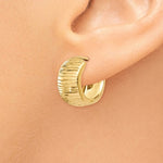 Carregar imagem no visualizador da galeria, 14k Yellow Gold Textured Hinged Hoop Huggie Earrings
