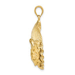 Indlæs billede til gallerivisning 14k Yellow Gold Seashell Scallop Shell Clamshell with Crab Pendant Charm
