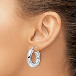 Charger l&#39;image dans la galerie, 14K White Gold Classic Round Hoop Earrings 26mm x 6mm
