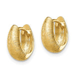 Indlæs billede til gallerivisning 14k Yellow Gold Small Textured Hinged Hoop Huggie Earrings

