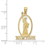 Kép betöltése a galériamegjelenítőbe: 14k Yellow Gold New York Statue of Liberty Pendant Charm
