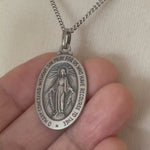 Załaduj i odtwarzaj film w przeglądarce Gallery, Sterling Silver Blessed Virgin Mary Miraculous Medal Pendant Charm
