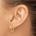 画像をギャラリービューアに読み込む, 14K Yellow Gold Diamond Cut Round Hoop Textured Earrings 13mm x 2mm
