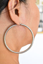 Загрузить изображение в средство просмотра галереи, 14K White Gold Diamond Cut Round Hoop Earrings 70mm x 4mm
