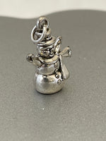 Lataa kuva Galleria-katseluun, Sterling Silver Antique Finish Snowman 3D Pendant Charm
