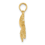 Lade das Bild in den Galerie-Viewer, 14k Yellow Gold Shell Seashell Starfish Cluster Pendant Charm
